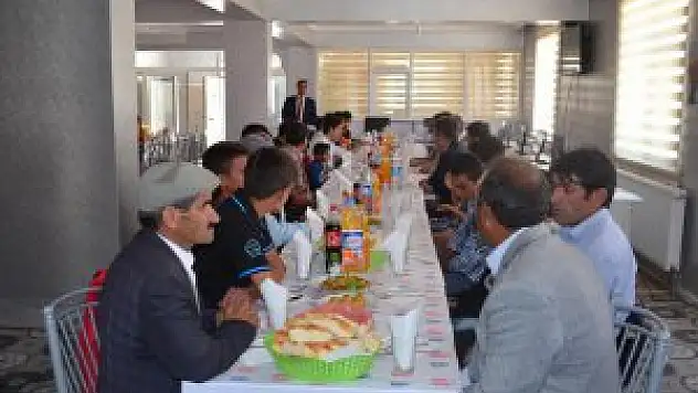TEOG'da başarılı olan öğrenciler ödüllendirildi