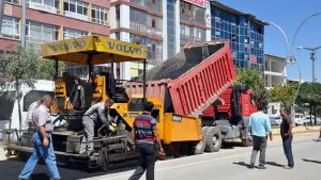Muş'ta sıcak asfalt çalışması