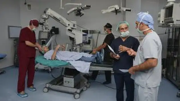 Van'da özel donanım gerektiren göz ameliyatı da yapılmaya başlandı