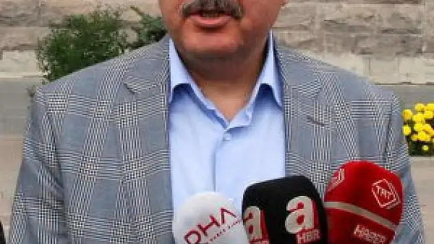 Kars'ta teröristlerin yol kesmesi