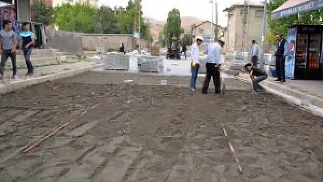 Muş Belediyesi, Muratpaşa Mahallesi Eski Cezaevi yolunda bakım ve yenileme çalışması başlattı