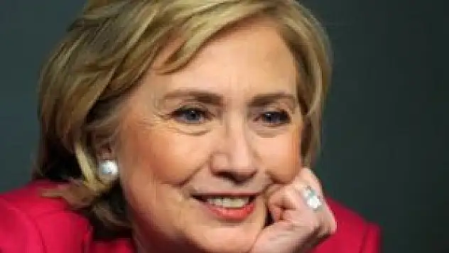 Hillary Clinton İlk Kez Özür Diledi