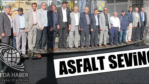AK PARTİ TEŞKİLATININ ASFALT SEVİNCİ