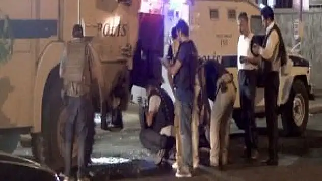 Diyarbakır'da Hendek Kapatan Polise Saldırı: 1 Şehit