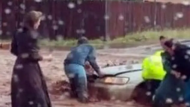 ABD'de Sel Felaketi: 16 Ölü, 4 Kayıp