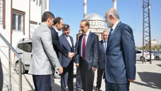 Muş Valisi Yavuz, din adamlarıyla yemekte buluştular