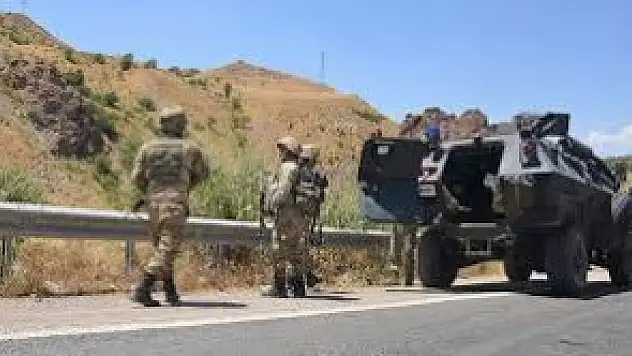 Hakkari'de terör örgütüne saldırı