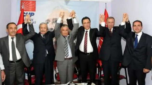 CHP'nin Erzurum milletvekili adayları kamuoyuna tanıtıldı.