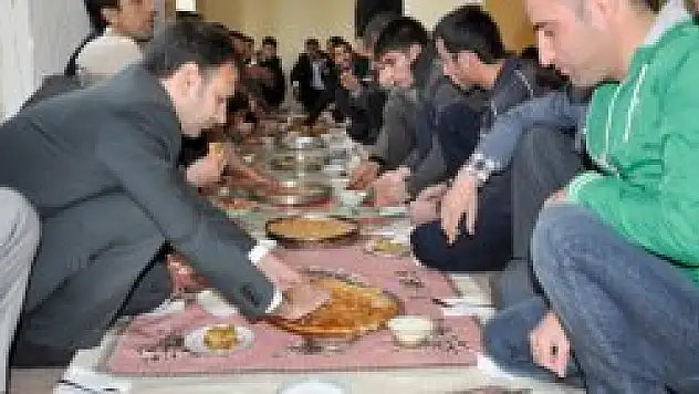 Muşlu Zazalar, geleneksel bayram kahvaltısında buluştu