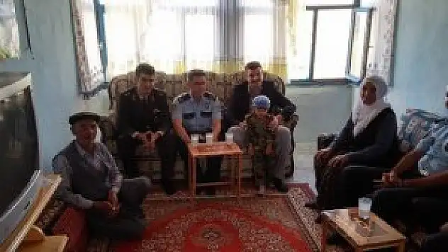 Arguvan Kaymakamı Yosunkaya, şehit ailelerini ziyaret etti