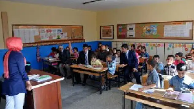 BİTLİS'DE Okullarda ilk ders zili çaldı