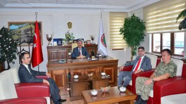 Kurum amirlerinden Kaymakam Özbek'e ziyaret