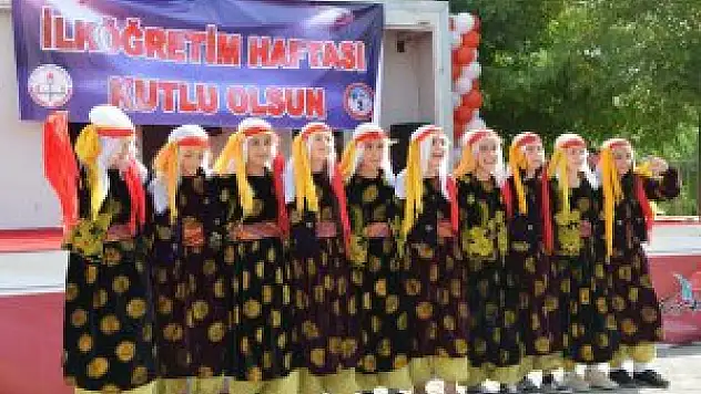 Bitlis'te İlköğretim Haftası çeşitli etkinliklerle kutlandı.