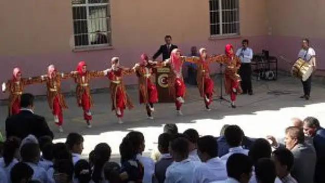 Elazığ'ın Keban ilçesinde ilköğretim Haftası
