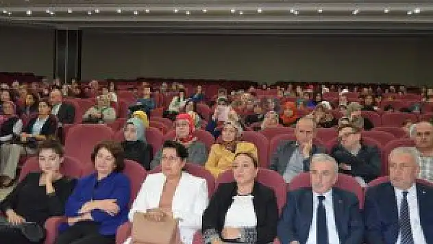 KADEM'den 'Kadın ve Şiddet' paneli