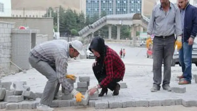 parke taşı döşeme çalışmaları