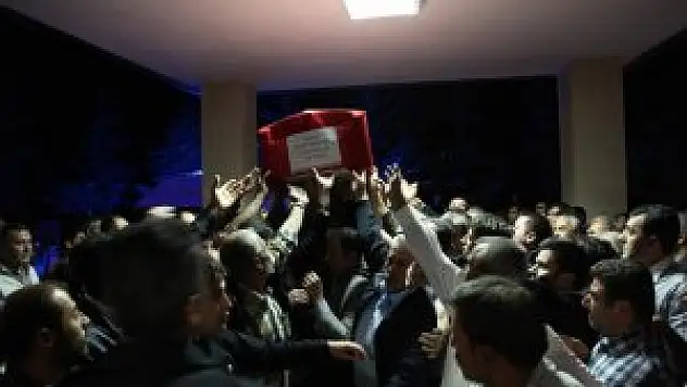 Diyarbakır'da  polis aracının kamyonetle çarpışması