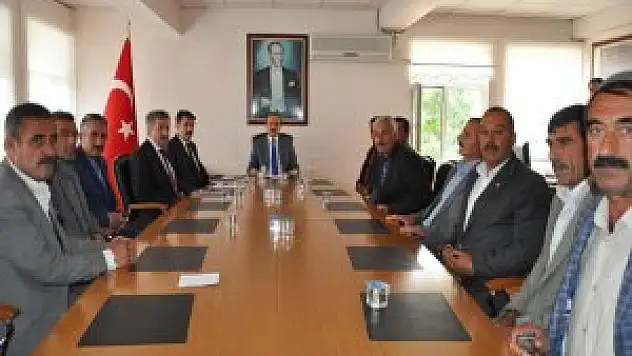 Vali Yavuz, muhtarlarla bir araya geldi