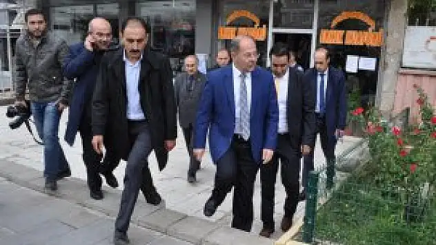 Erzurum AK Parti Milletvekili adayı ve eski Sağlık Bakanı Recep Akdağ