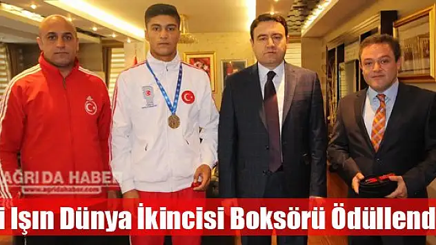 Vali Işın Dünya İkincisi Boksörü Ödüllendirdi