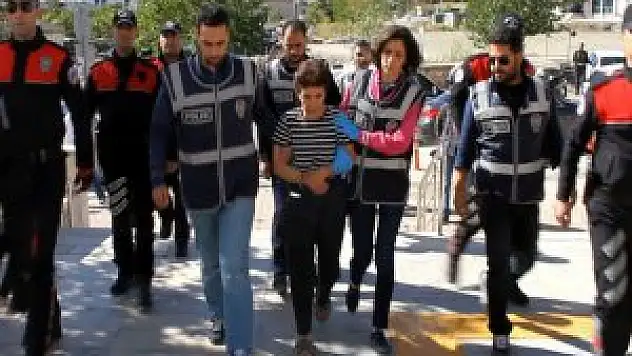 Ortaokul öğrencisinin evinde öldürülmüş halde bulunması