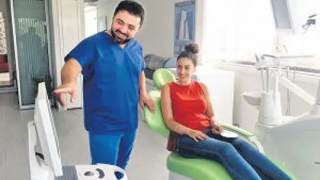 Dişlerinizin boyunun kısalığı artık diş estediğiyle düzelicek,