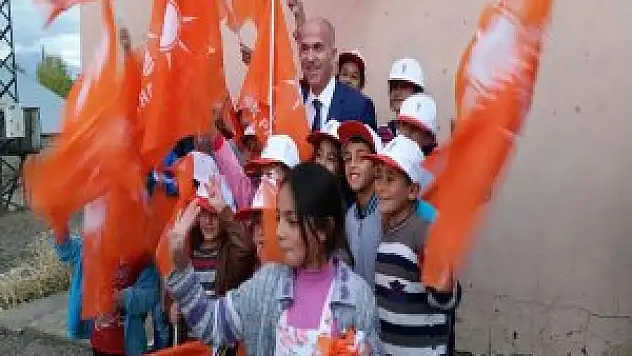 AK Parti Ağrı Milletvekili Adayı Gökçe, Köyleri Ziyaret Etti