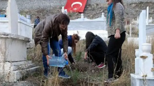 Kars'ta 'Fidan Bizden Dua Sizden' kampanyası
