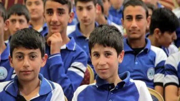 Elazığ'da gençlere terör konferansı verildi