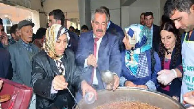 Muharrem ayı için aşure dağıtıldı