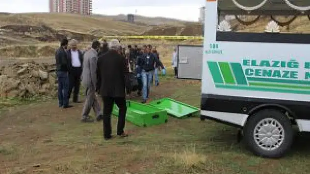Elazığ'da bıçak ile öldürülen erkek cesedi bulundu