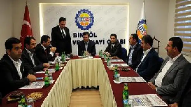 Başbakan Yardımcısı Yılmaz basın mensuplarına  açıklama yaptı