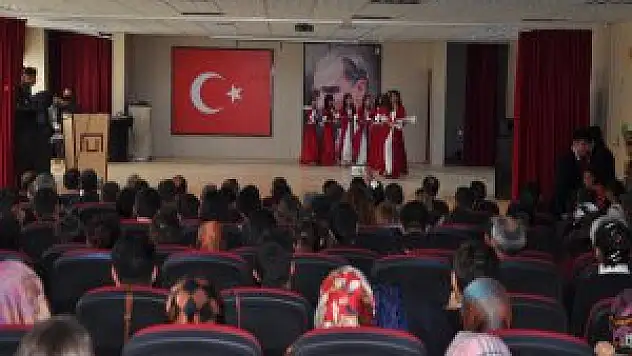 Çukurca ilçesinde 29 Ekim Cumhuriyet Bayramı kutlandı