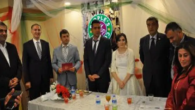 Kaymakam Çenet Hakan Güllüoğlu ile Şeyda Cintamür şahitliğini yaptı