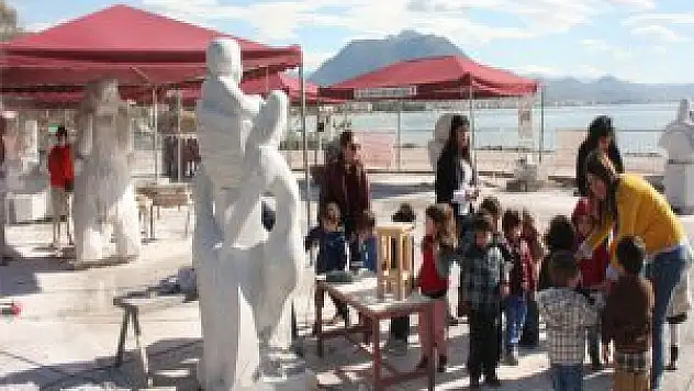 Alanya'da taş heykel sempozyumu yapılıyor