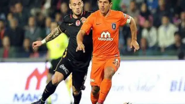 Emre Belözoğlu'ndan Hagi'ye övgü
