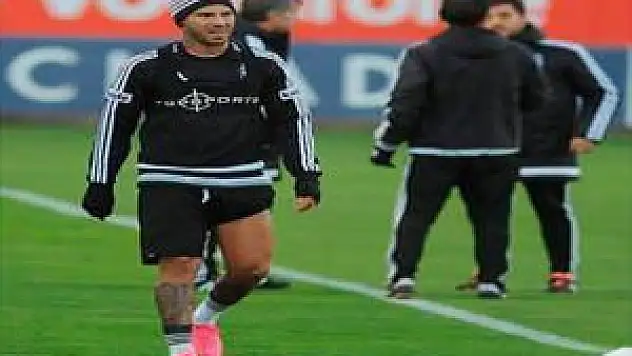 Beşiktaş'da Quaresma sakatlandı