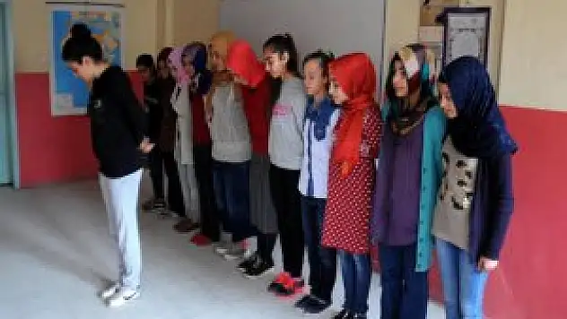 Hizan'da 'Türk Halk Oyunları Van Yöresi