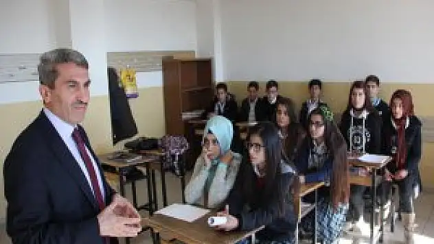 Bingöl İl Milli Eğitim Müdürü Sarı'dan okul
