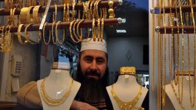 Düşen altın fiyatları kuyumcuları mutlu etti