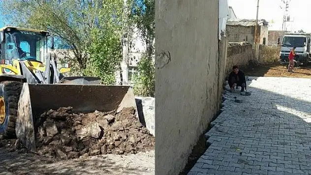 Taşlıçayda Parke Taşı Yapımı Devam Ediyor