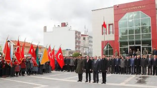 Van'ın Erciş Atatürk'ü törenle anıldı.