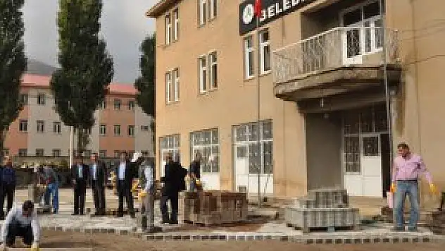 Günkırı Belde Belediyesi'nde çevre düzenleme yaptı