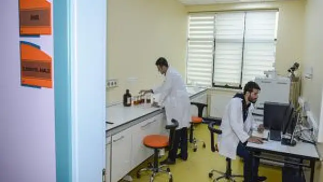 YYÜ Bal Analiz Kalitesi Belirliyor
