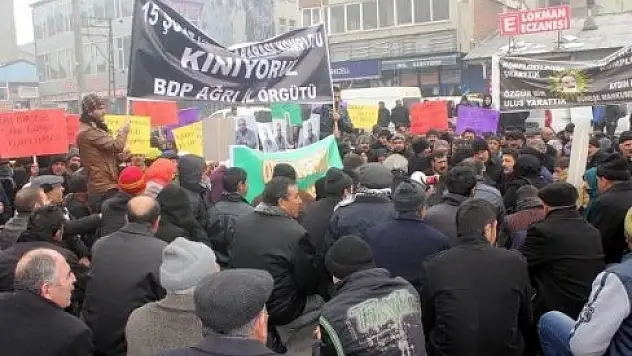 Ağrı'da 'Öcalan'a Özgürlük' Sloganlı Eylem