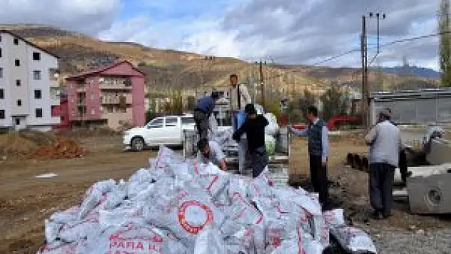 Hizan'da Sosyal Yardımlaşma kömür yardımına başladı