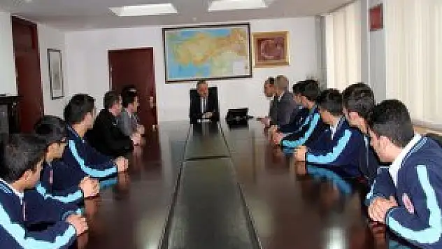 Anadolu İmam Hatip Lisesi Kars Valisini Ziyaret Etti