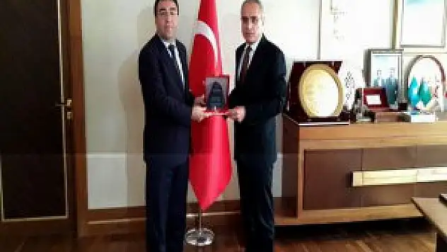 Sarıkamış Belediye Ankara'da Bakan Topçu'yu ziyaret etti