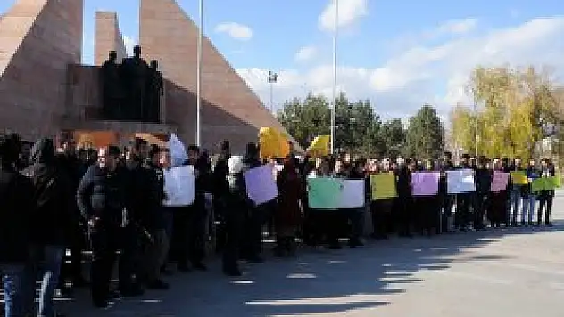 Atatürk Üniversitesi Formasyon Protestosu Yaptı