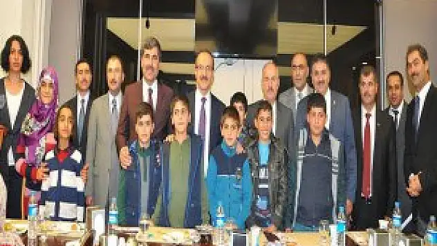 Sevgi Evleri'ndeki çocuklara yemek dağıtıldı